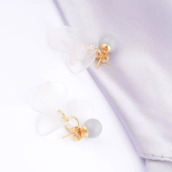 Women's Light Luxury Flower Petal Earrings With 925 Sterling Silver Needles Simple White Floral Electroplated Silver Jewelry