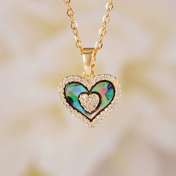 Women's Light Luxury Geometric And Heart Shape Pendant Necklace Copper Stainless Steel Electroplating Jewelry