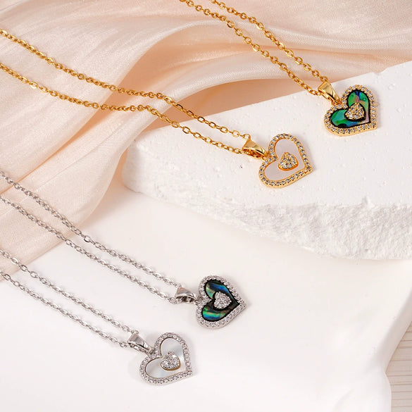 Women's Light Luxury Geometric And Heart Shape Pendant Necklace Copper Stainless Steel Electroplating Jewelry