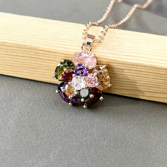 Women's Light Luxury Geometric Artificial Zircon Flower Necklace With Ochain