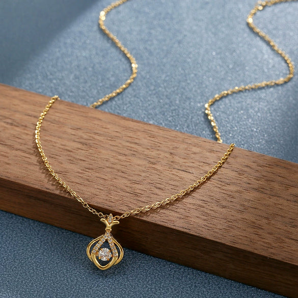 Women's Light Luxury Geometric Copper Pendant Titanium Steel Cross Chain Necklace With Diamond Design