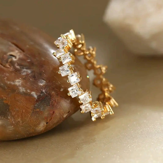 Women's Light Luxury Geometric Copper Zircon Ring