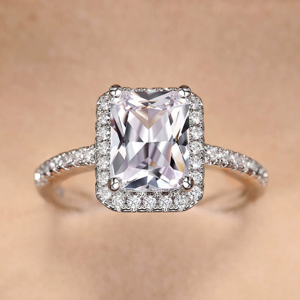 Women's Light Luxury Geometric Inlaid Zircon Copper Wedding Ring