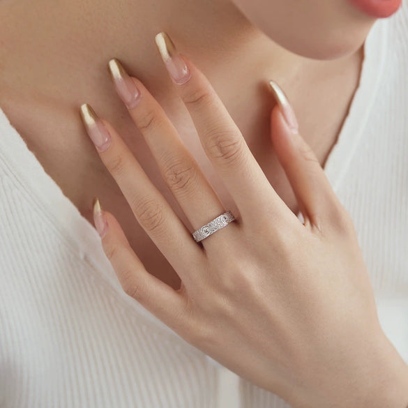 Women's Light Luxury Geometric 925 Silver Ring With Inlaid Zircon And Electroplating