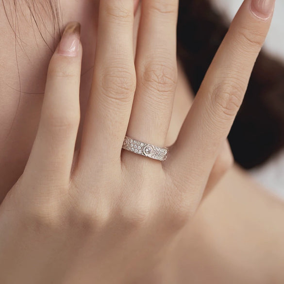 Women's Light Luxury Geometric 925 Silver Ring With Inlaid Zircon And Electroplating