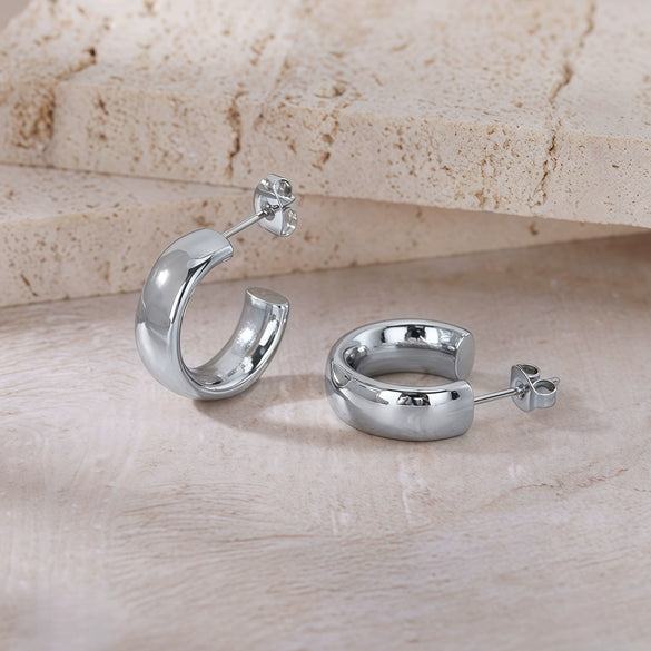 Women's Light Luxury Geometric Titanium Steel Electroplated Circle Earrings