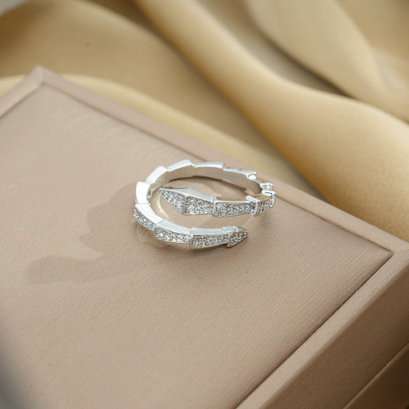 Women's Light Luxury High Grade Zircon Ring With Geometric Design Copper Vacuum Electroplating Of Titanium Steel In Furnace