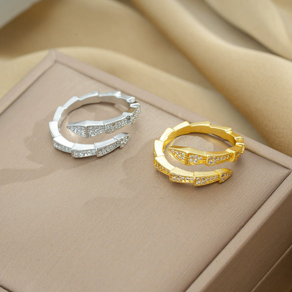 Women's Light Luxury High Grade Zircon Ring With Geometric Design Copper Vacuum Electroplating Of Titanium Steel In Furnace