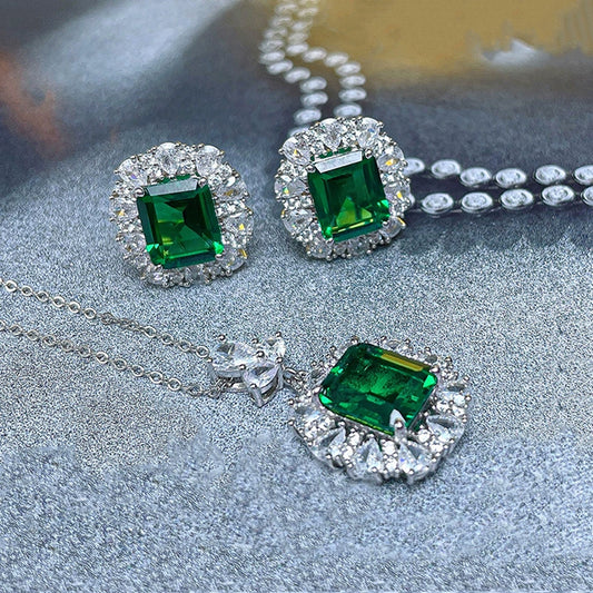 Women's Light Luxury Jewelry With Copper Material Mixed Gem Inlay And Zircon Treatment Featuring Plant Flower Pattern And Ochain Style
