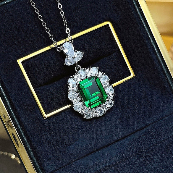 Women's Light Luxury Jewelry With Copper Material Mixed Gem Inlay And Zircon Treatment Featuring Plant Flower Pattern And Ochain Style