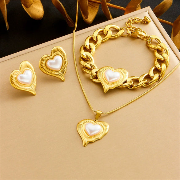 Women's Light Luxury Love Heart Stainless Steel Jewelry Set With Electroplating Bracelet Necklace Earrings