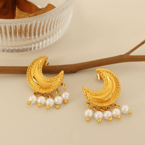 Women's Light Luxury Moon Tassel Imitation Pearl Ushape 316L Stainless Steel Electroplated Earrings