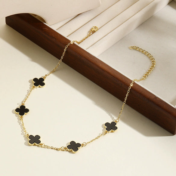 Women's Light Luxury Niche Highend Sense Fourleaf Clover Zinc Alloy Clavicle Chain Ochain Necklace With Geometric Pattern And Electroplating Treatment