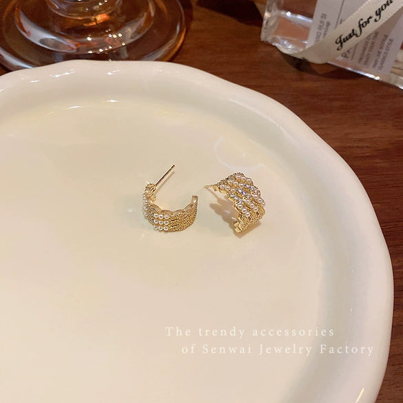 Women's Light Luxury Niche Temperament Geometric Copper Electroplated Zircon Pearl Earrings