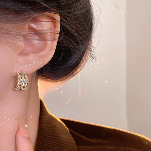 Women's Light Luxury Niche Temperament Geometric Copper Electroplated Zircon Pearl Earrings