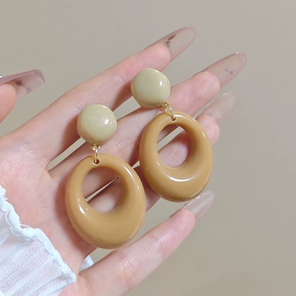 Women's Light Luxury Retro Style Zinc Alloy Geometric Circle Contrast Color Stud Earrings With Electroplating