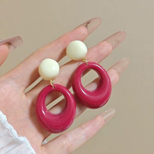 Women's Light Luxury Retro Style Zinc Alloy Geometric Circle Contrast Color Stud Earrings With Electroplating