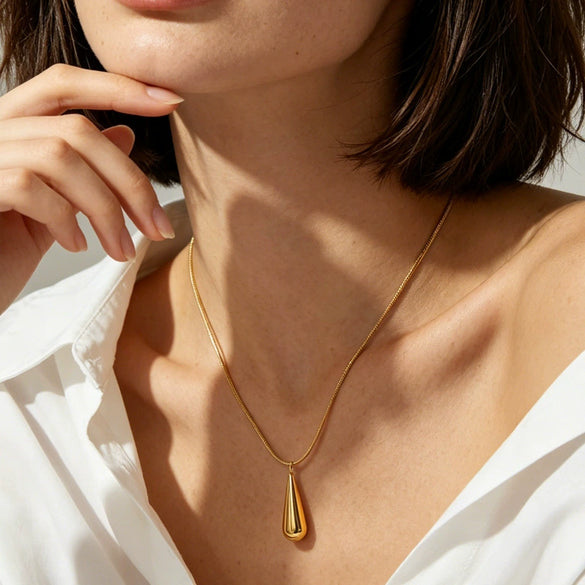 Women's Light Luxury Stainless Steel Water Drop Pendant Necklace And Earrings Set With Snake Bone Chain Electroplated Finish