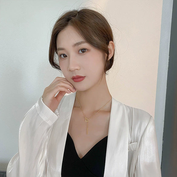 Women's Light Luxury Stainless Steel Geometric Tassel Clavicle Necklace With Box Chain Electroplated Fashion Jewelry
