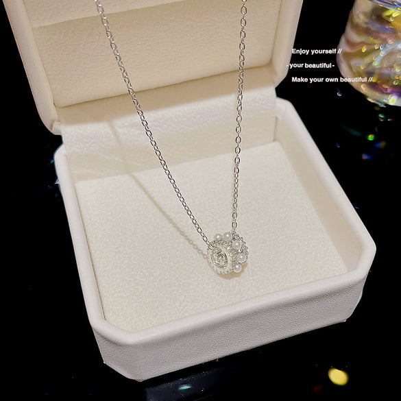 Women's Light Luxury Titanium Steel Necklace With Geometric Pattern And Inlaid Zircon Pendant On Cross Chain