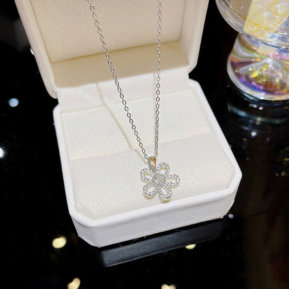 Women's Light Luxury Titanium Steel Necklace With Sunflower Pendant And Inlaid Zircon
