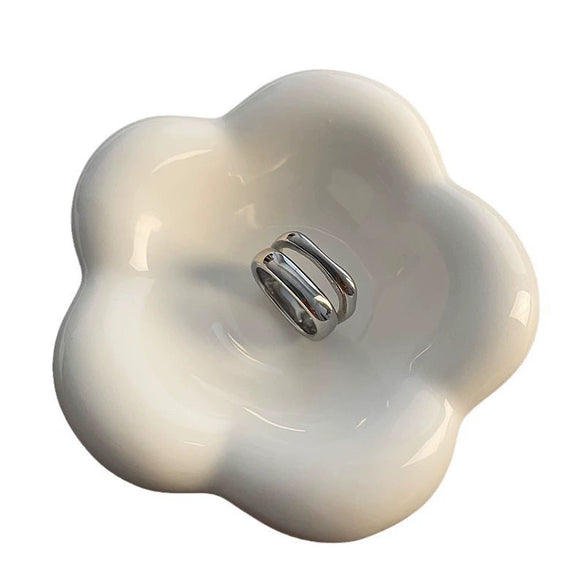 Women's Light Luxury Titanium Steel Ring With Geometric Pattern And Electroplating Treatment