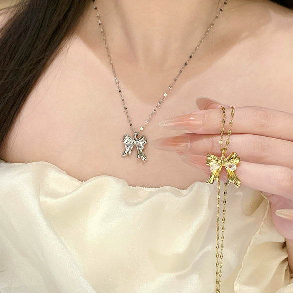 Women's Light Luxury Titanium Steel Water Wave Chain Necklace With Copper Inlaid Zircon Pendant