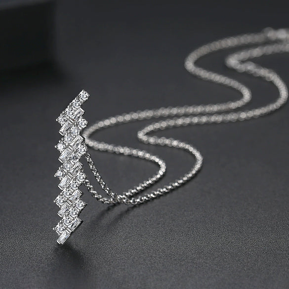 Women's Long Geometric Pendant Necklace With Copper And Zircon Electroplated Fashion Jewelry
