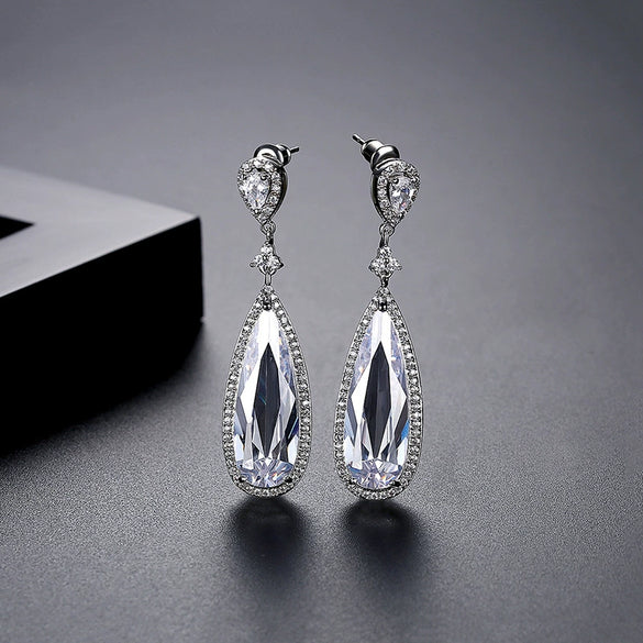 Women's Long Geometric Zircon Wedding Earrings Electroplated Copper Microinlay Dangle Earrings For Bridal Wear