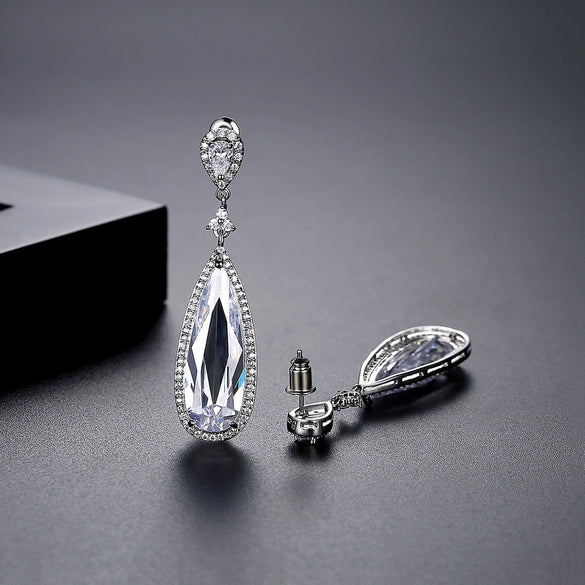 Women's Long Geometric Zircon Wedding Earrings Electroplated Copper Microinlay Dangle Earrings For Bridal Wear