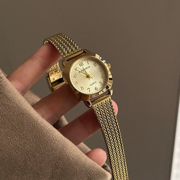 Women's Luxury Alloy And Stainless Steel Round Dial Watch With Mesh Band
