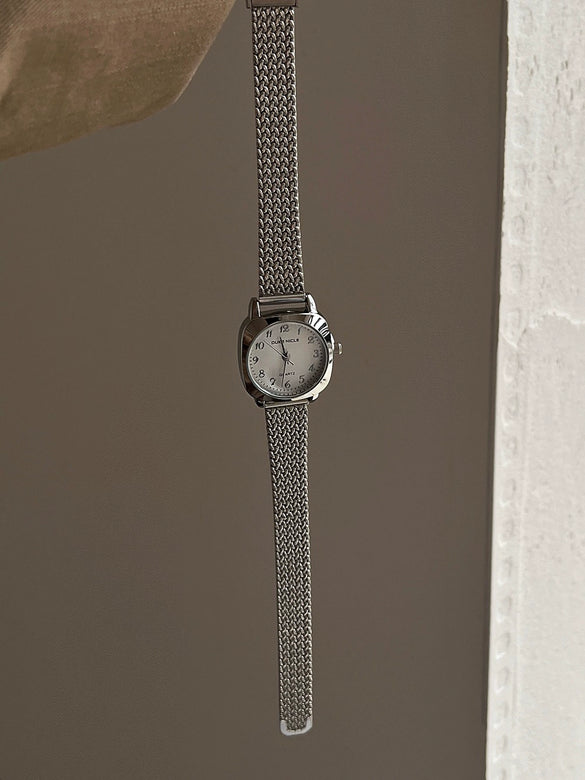 Women's Luxury Alloy And Stainless Steel Round Dial Watch With Mesh Band