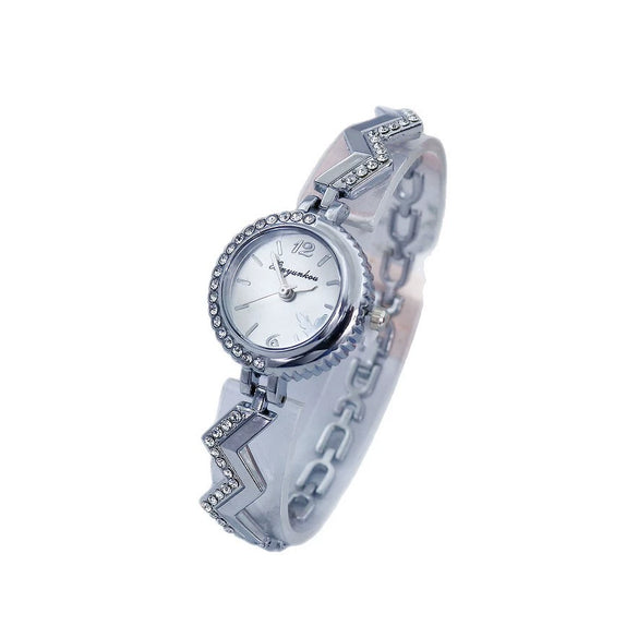 Women's Luxury Alloy Bracelet Watch With Round Dial And Quartz Movement