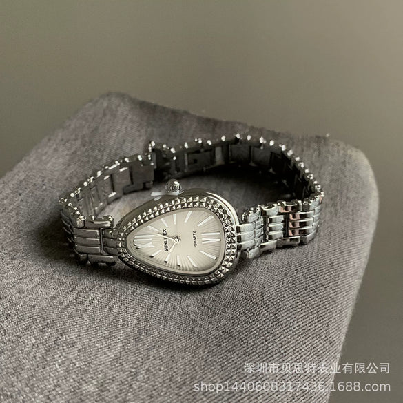 Women's Luxury Alloy Case Snake Chain Watch With Ordinary Glass Mirror And Special Shape Dial