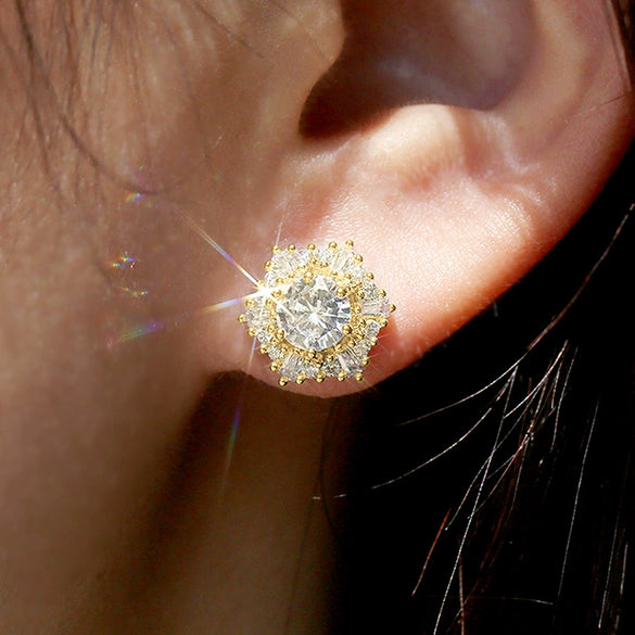 Women's Luxury Crystal White Zircon Copper Geometric Earrings Retro Fashion Minimalist Style