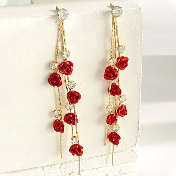 Women's Luxury Flower And Leaf Pattern Alloy Electroplated Tassel Long Ear Stud Earrings