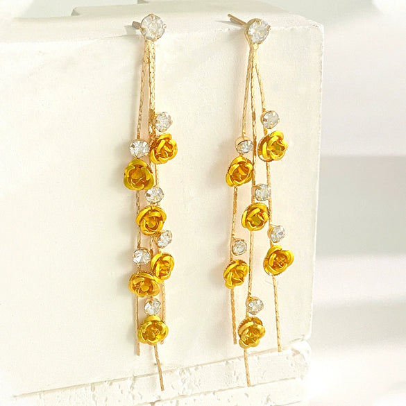 Women's Luxury Flower And Leaf Pattern Alloy Electroplated Tassel Long Ear Stud Earrings