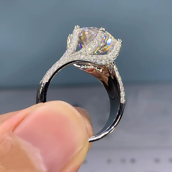 Women's Luxury Group Inlaid Ring Copper Zircon Elegant Geometric Style