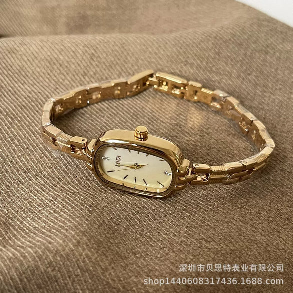 Women's Luxury Retro Bracelet Watch With Oval Dial Metal Case And Fine Steel Strap