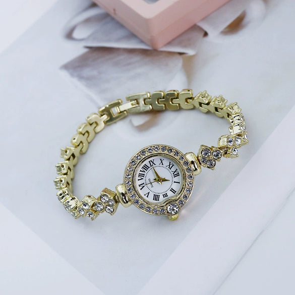 Women's Luxury Round Alloy Bracelet Watch With Rhinestones And Roman Numerals