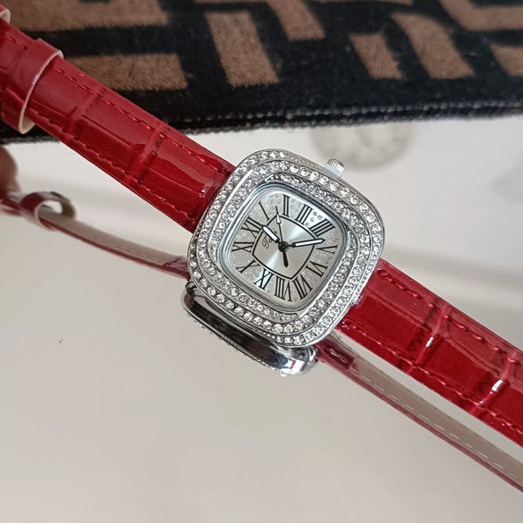 Women's Luxury Square Alloy Case Pu Strap Diamondembedded Watch With Roman Dial
