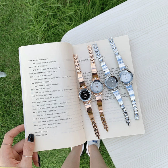Women's Luxury Style Alloy Case Bracelet Watch With Ordinary Glass Mirror