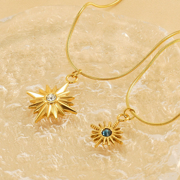 Women's Luxury Titanium Steel Geometric Eight Mang Star Necklace With Electroplating Treatment