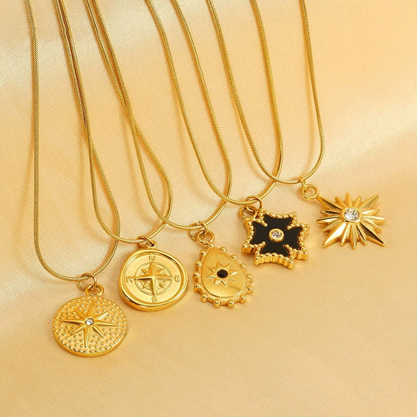 Women's Luxury Titanium Steel Geometric Eight Mang Star Necklace With Electroplating Treatment