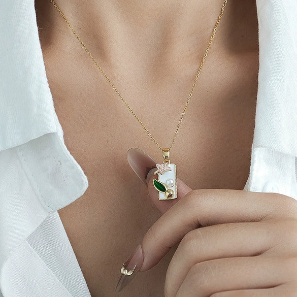 Women's Medieval Oil Painting Style Square Lily Titanium Steel Necklace With French Retro Drip Glaze Design Copper Pendant O Word Chain And Electroplating