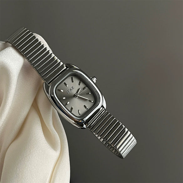 Women's Metal Alloy Band Round Dial Quartz Watch