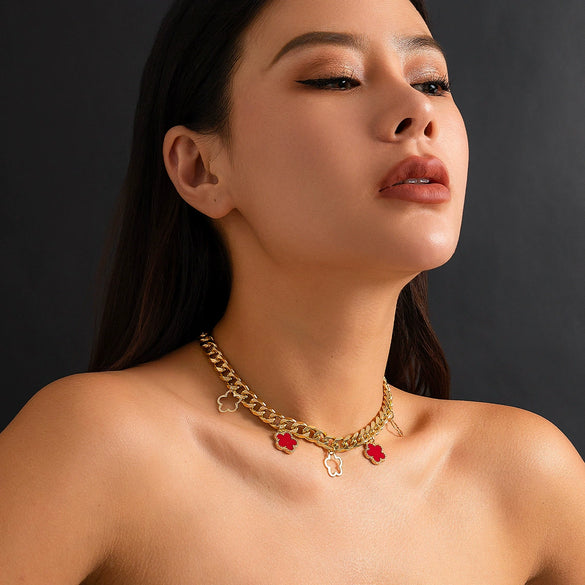 Women's Metal Aluminum Alloy Geometric Clover Pendant Necklace With Snake Bone Chain And Electroplating