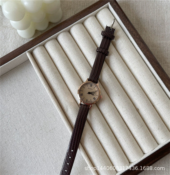 Women's Metal Case Imitation Leather Strap Round Dial Retro Fashion Watch