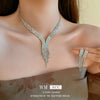 Women's Metal Clavicle Chain Jewelry With Diamondencrusted Water Drop Tassel And Zircon Pendant Natural Style