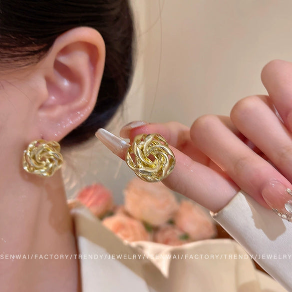 Women's Metal Electroplated Hollow Flower Stud Earrings